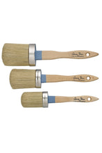 Load image into Gallery viewer, Annie Sloan's bristle Chalk Paint® Brushes are perfect for producing a textured, vintage finish. The bristles are strong, yet pliable, and are made of predominantly pure bristle with natural split ends, allowing you to paint expressively. They hold a large amount of paint and can also be used for applying wax.  Available in small (22cm x 4.5cm), medium (25cm x 5cm) and large (26.5cm x 6.5cm).