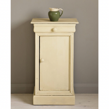 Load image into Gallery viewer, Cream is based on the traditional yellowish colour that was used on old woodwork. You can use it as part of a retro fifties look or pair it with Paris Grey for a vintage French look.