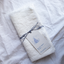 Load image into Gallery viewer, The power of simplicity, these White color napkins with delicate fringes will perfectly match your table for any special event or during your daily family meals.  Two napkins per set.  Size: 40 x 40 cm / 16" x 16" inch