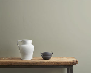 This is a universally popular, relaxing, traditionally rustic green that painters will be familiar with from exterior work on French chateaus and Cotswold villages. It’s a grey-green encompassing qualities of both; the simplicity of grey and the tranquillity of green to give a shade that is easy to use. Also perfect in grand millennial scenes alongside other pastels. This shade has been developed to match a colour mix of Chalk Paint® in Chateau Grey and Old White.