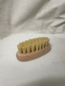 Tampico and Beech Wood Vegetable Brush