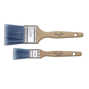 Annie Sloan's Flat Brushes feature advanced synthetic fibres, in a vibrant blue, which help to produce a smooth, contemporary finish. The Brushes are designed to take a large amount of paint and to apply the paint evenly, minimising brush marks.  Available in small (23cm x 3cm) and large (26cm x 6cm).