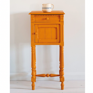 This vivacious, modern orange is based on the colour used copiously by the Impressionists, in early advertisements and in 1960's decoration. Such a brilliant orange was not available until the early 20th century. With Black Chalk Paint® Wax, it becomes burnt orange the colour of some Chinese lacquer.