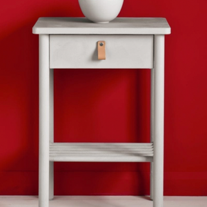 Chicago Grey is a cool, fresh and modern grey, with a hint of blue. Suggestive of the architecture in Chicago. A perfect neutral for industrial interiors, or muted Scandinavian styling.