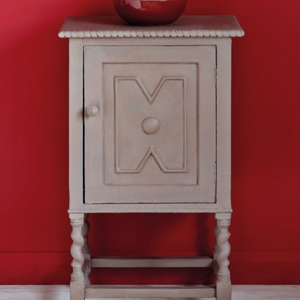 Inspired by the warm pigment, Burnt Umber, this is a classic colour that has long been used in decorative work. Use Coco on its own or as a neutral.