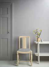 Load image into Gallery viewer, Annie Sloan Satin Paint in Chicago Grey is a chic contemporary grey. The blue undertones give this classic grey a crisp, architectural edge. It will work especially well on skirtings and millwork to give a clean, modern and directional feel to a space.
