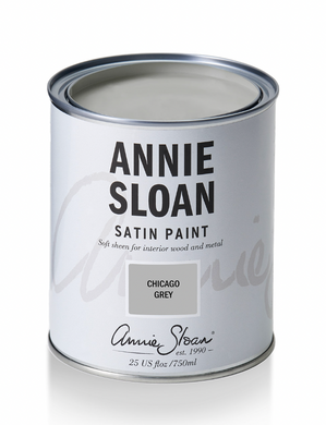 Annie Sloan Satin Paint in Chicago Grey is a chic contemporary grey. The blue undertones give this classic grey a crisp, architectural edge. It will work especially well on skirtings and millwork to give a clean, modern and directional feel to a space.