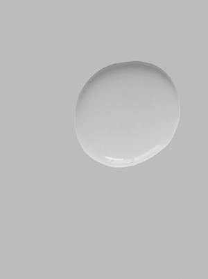 Annie Sloan Satin Paint in Chicago Grey is a chic contemporary grey. The blue undertones give this classic grey a crisp, architectural edge. It will work especially well on skirtings and millwork to give a clean, modern and directional feel to a space.