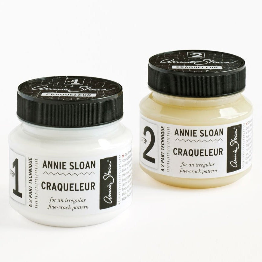 Annie Sloan’s unique Craqueleur is a two-part application that gives an authentic cracked varnish finish ⎯ just like on an Old Master! Step 1 is the base. With Step 2 you can control the size of the cracks ⎯ the thinner you apply it, the smaller the cracks. If you like, you can then highlight the cracks with Dark Chalk Paint® Wax.