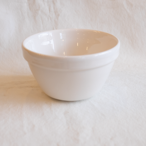 The Mason Cash S36 (6.25") All-Purpose Bowl completes any kitchen. Made from durable, chip-resistant stoneware the White All-Purpose Bowl is ideal for preparing and serving food.  Care & Use: Microwave Safe Dishwasher Safe Freezer Safe Conventional Oven Safe  L 6.30 in x W 6.30 in x H 3.54 in