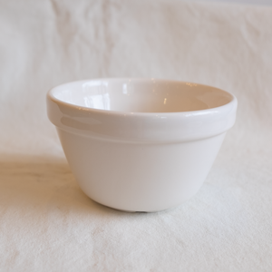 The Mason Cash S42 (5.5") All-Purpose Bowl completes any kitchen. Made from durable, chip-resistant stoneware the White All-Purpose Bowl is ideal for preparing and serving food.  Care & Use: Microwave Safe Dishwasher Safe Freezer Safe Conventional Oven Safe  L 5.51 in x W 5.51 in x H 3.15 in