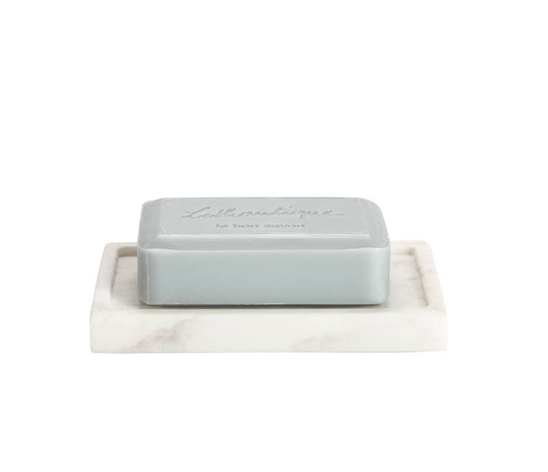 Beautifully handcrafted in India by skilled artisans, the Belle de Provence marble accessories are made from white marble with natural purple and grey veins. A luxurious accent for your home! A stylish piece to hold and display your favourite bar of soap.  Dimensions:  5.5