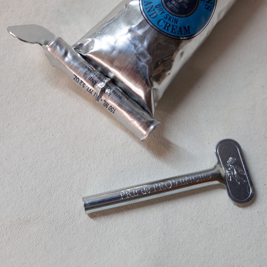 Pré de Provence metal tube roller key, perfect for your toothpaste, lotions, face creams, and more. 